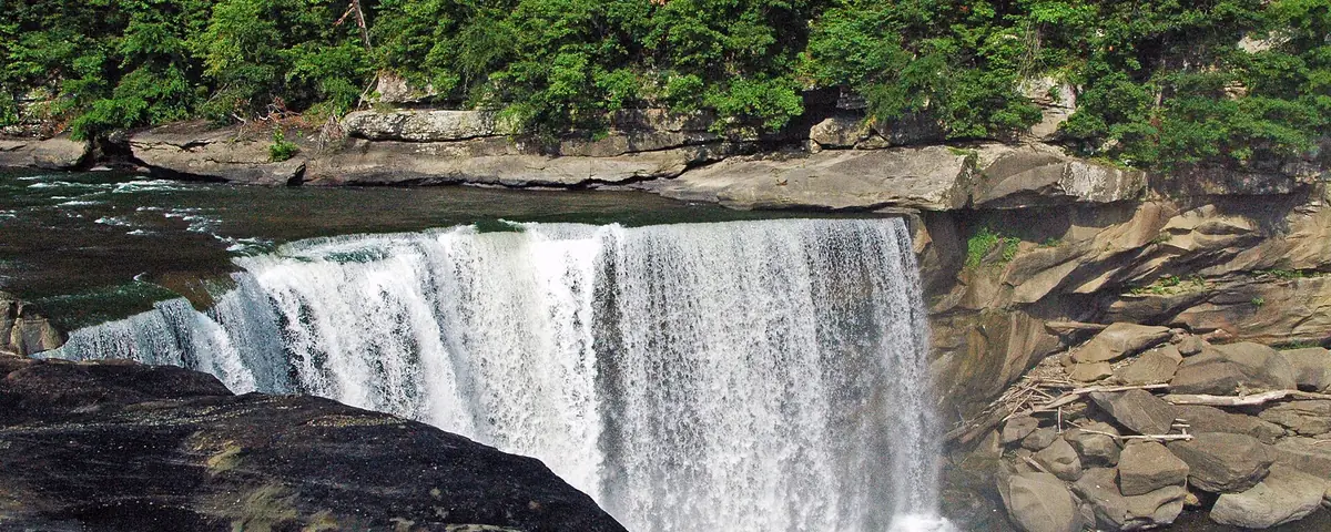 Kentucky: Cumberland Falls (east of Honeybee, Kentucky, USA) 1